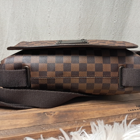 Louis Vuitton Damier Ebene Canvas Bag - Picture 8 of 11